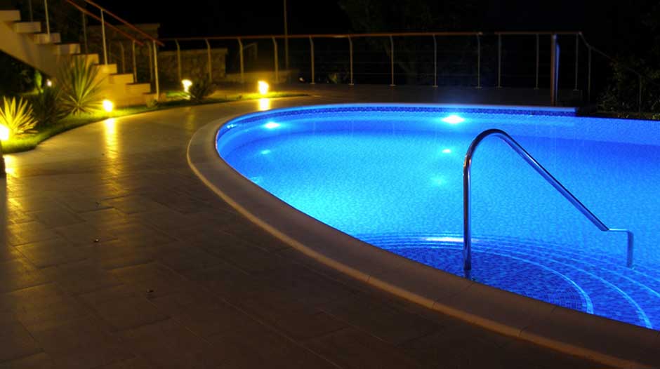 How to Change a Pool Light